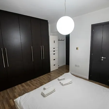 Glabur - The Amazing 2 Bdr - City, Free Parking & Wifi Apartamento Nicosia