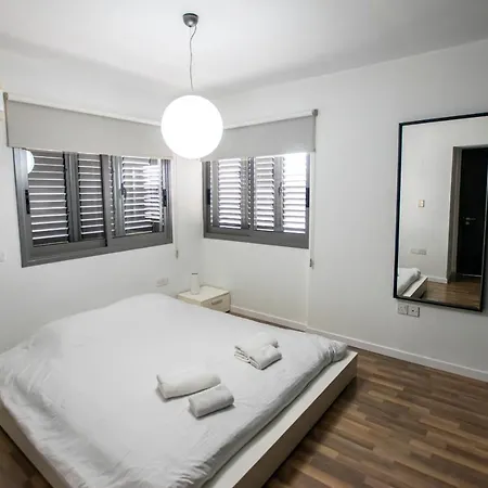 Glabur - The Amazing 2 Bdr - City, Free Parking & Wifi Apartamento *