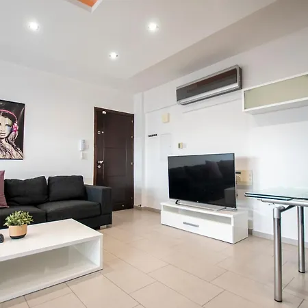 Apartamento Glabur - The Amazing 2 Bdr - City, Free Parking & Wifi Nicosia