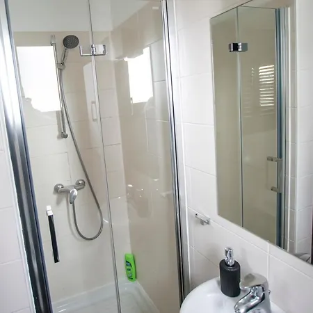 Glabur - The Amazing 2 Bdr - City, Free Parking & Wifi Apartamento Nicosia