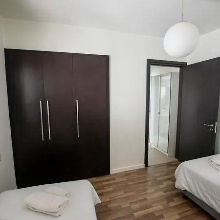 Apartamento Glabur - The Amazing 2 Bdr - City, Free Parking & Wifi